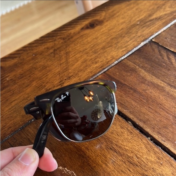 Polarized - Picture 4 of 5